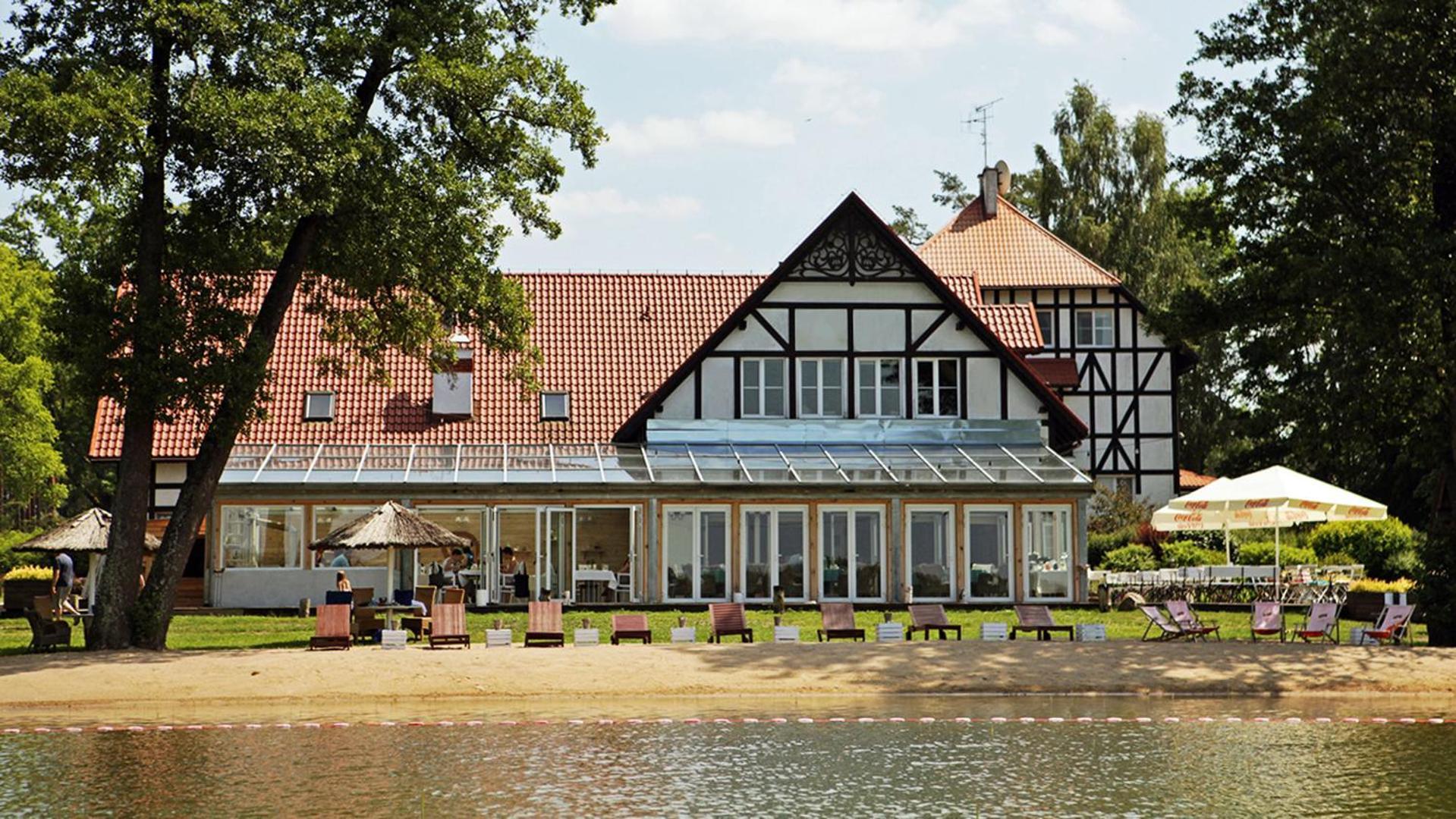 Jablon Lake Resort Pisz Ngoại thất bức ảnh